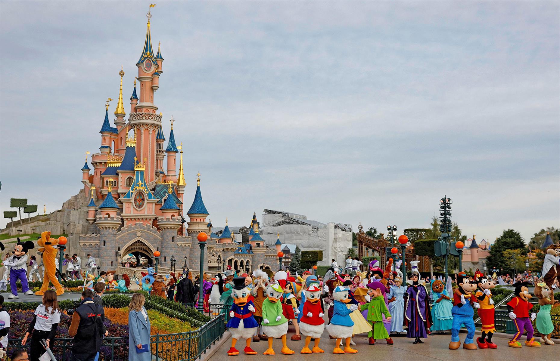 Get your thrills at PortAventura in Spain instead of Disneyland Paris